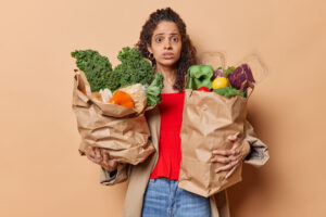 how and why carrying heavy grocery bags leads to forward head posture